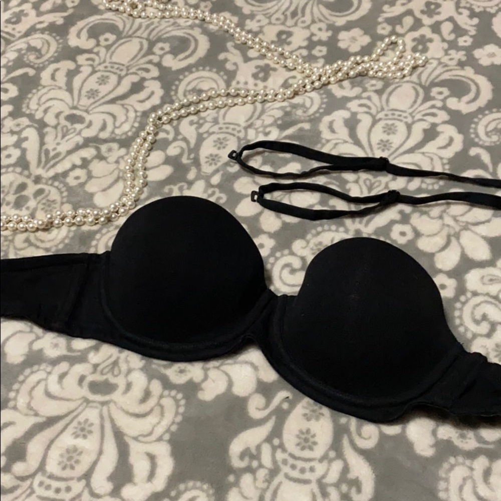 Black Victoria’s Secret multi-way bra